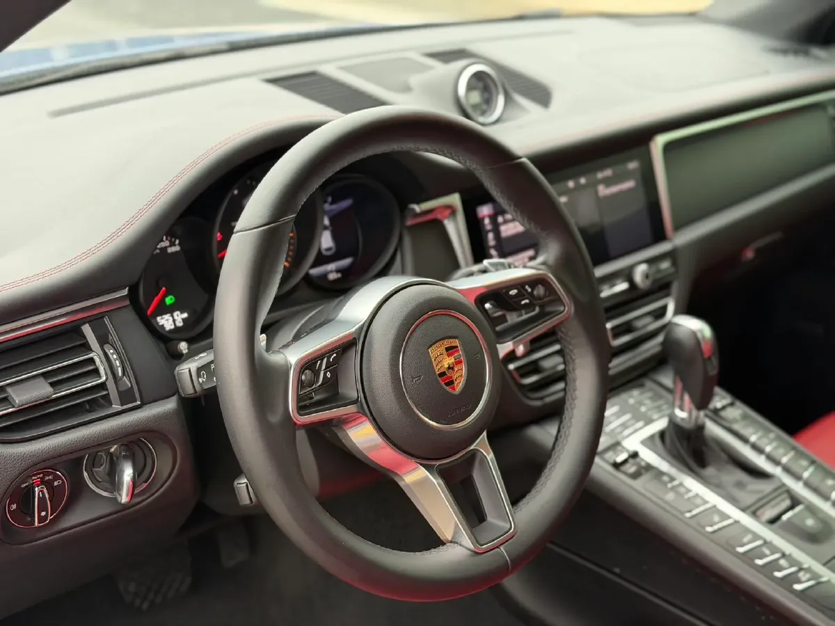 2020 Porsche Macan 2.0T 252HP L4 7DCT,autocango,china used car exporter,china ev exporter,chinese used car exporter,chinese used ev exporter