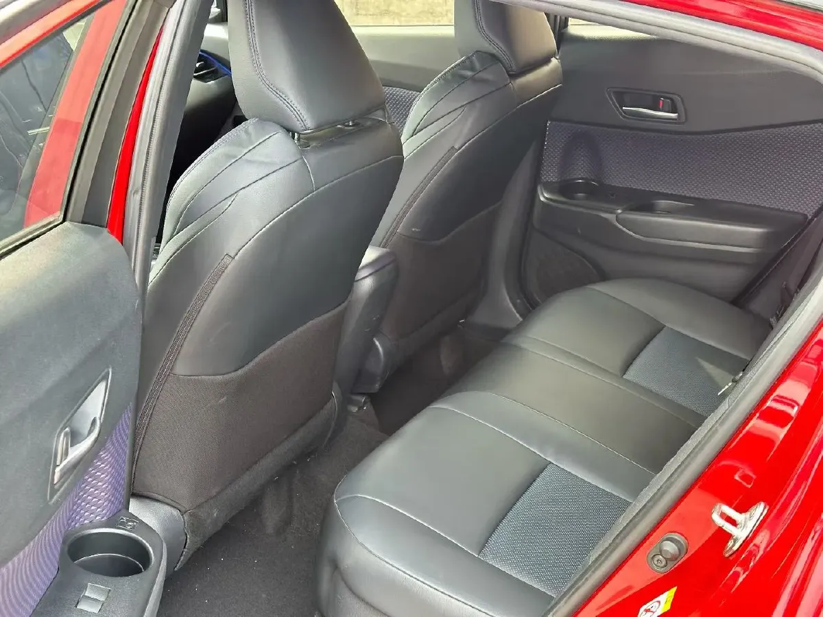 2020 Toyota C-HR 2.0L 171HP L4 CVT,autocango,china used car exporter,china ev exporter,chinese used car exporter,chinese used ev exporter