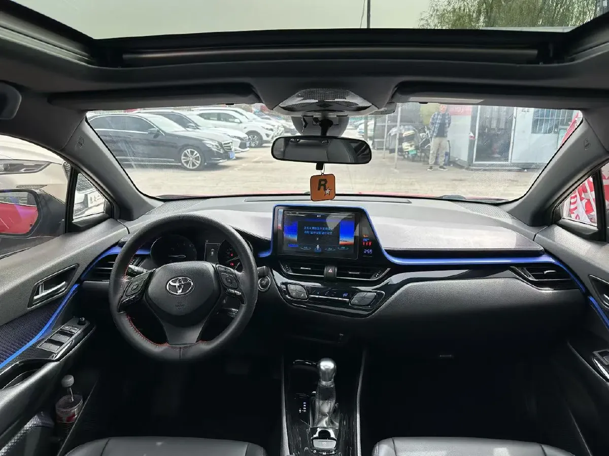 2020 Toyota C-HR 2.0L 171HP L4 CVT,autocango,china used car exporter,china ev exporter,chinese used car exporter,chinese used ev exporter