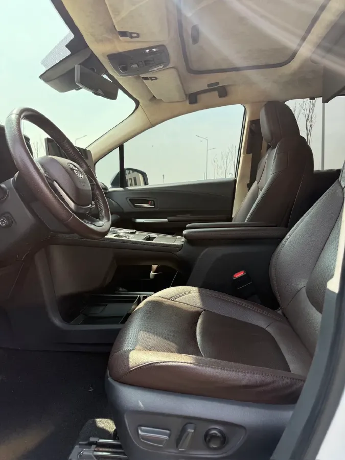 2021 Toyota Sienna 2.5L 192HP L4 E-CVT Hybrid,autocango,china used car exporter,china ev exporter,chinese used car exporter,chinese used ev exporter