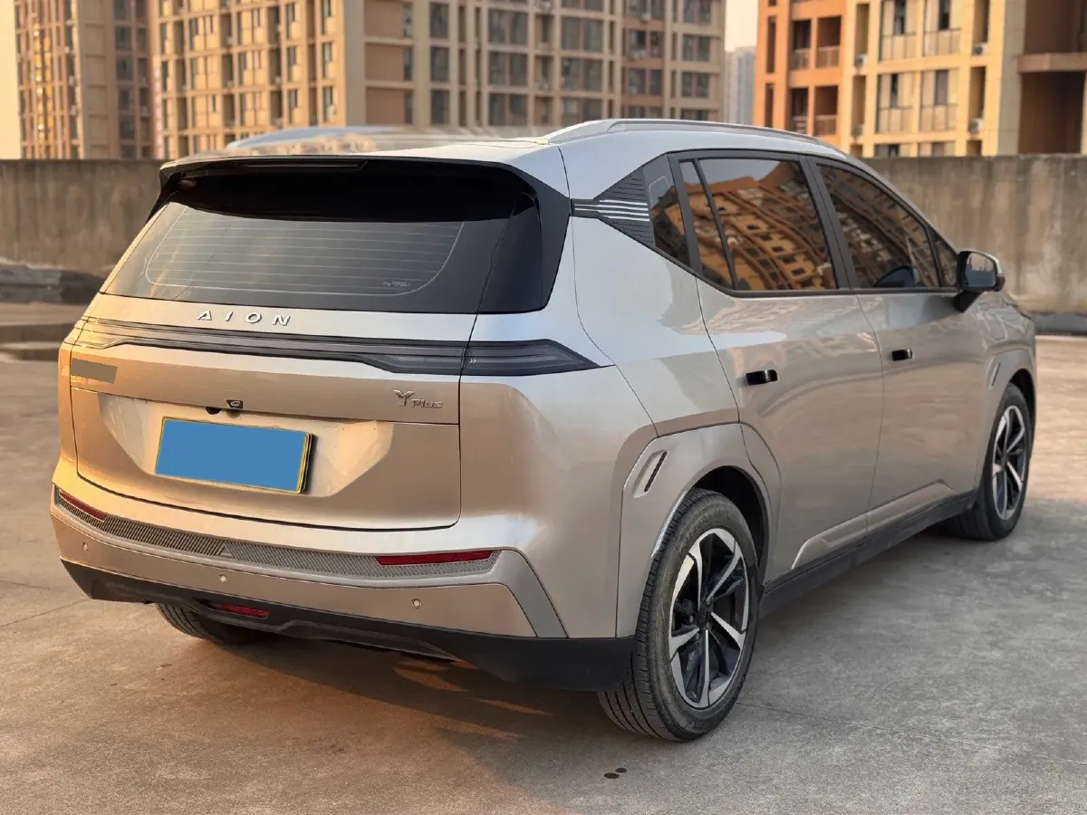 2024 Leapmotor C11 1.5L 95HP L4 REEV 43.74KWH,autocango,china used car exporter,china ev exporter,chinese used car exporter,chinese used ev exporter