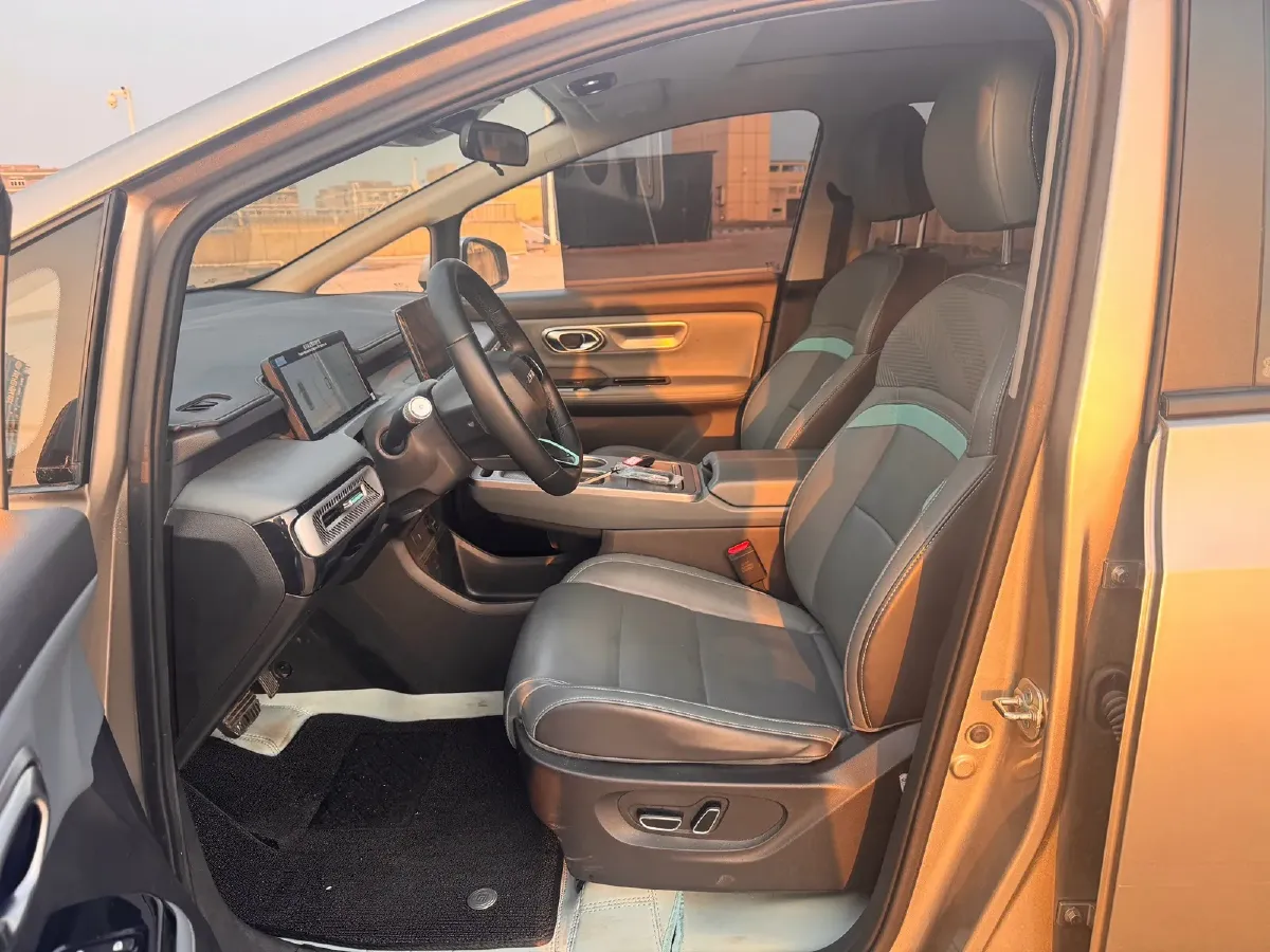 2024 Leapmotor C11 1.5L 95HP L4 REEV 43.74KWH,autocango,china used car exporter,china ev exporter,chinese used car exporter,chinese used ev exporter