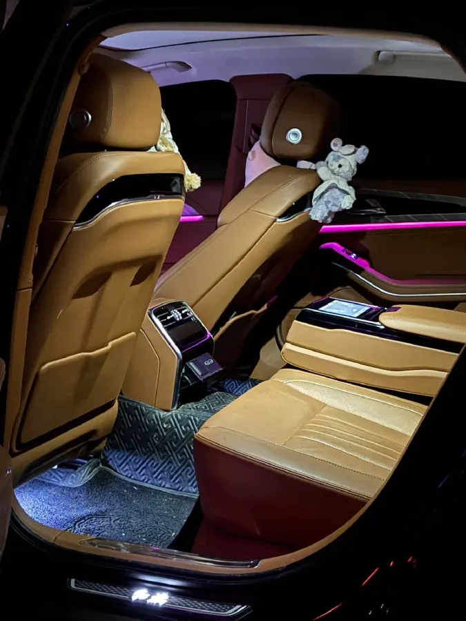 2023 HongQi H9 2.0T 252HP L4 7DCT,autocango,china used car exporter,china ev exporter,chinese used car exporter,chinese used ev exporter