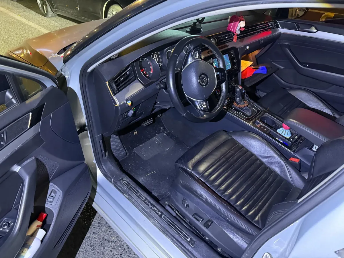 2018 Volkswagen Magotan 1.8T 180HP L4 7DCT,autocango,china used car exporter,china ev exporter,chinese used car exporter,chinese used ev exporter