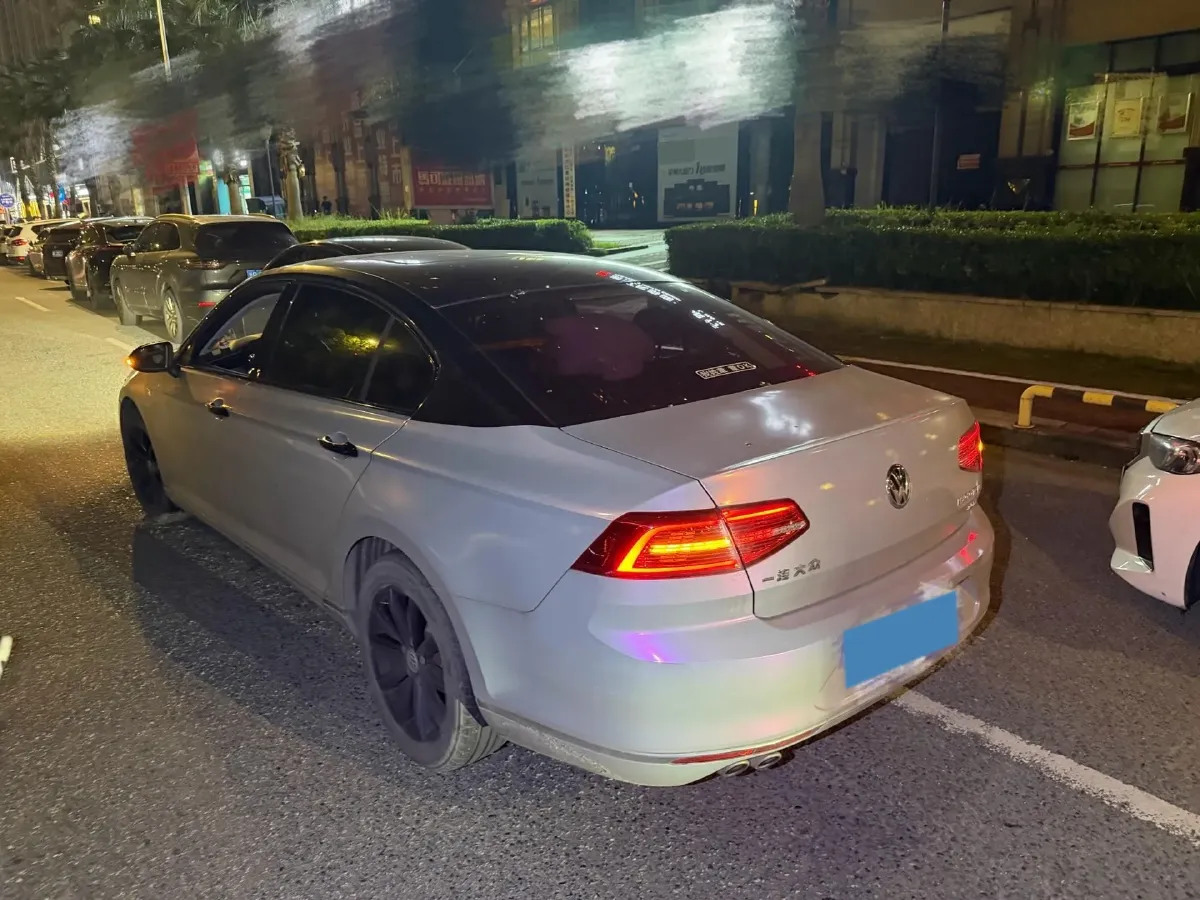 2018 Volkswagen Magotan 1.8T 180HP L4 7DCT,autocango,china used car exporter,china ev exporter,chinese used car exporter,chinese used ev exporter