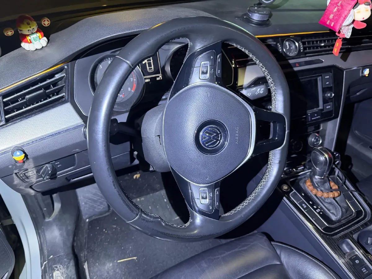 2018 Volkswagen Magotan 1.8T 180HP L4 7DCT,autocango,china used car exporter,china ev exporter,chinese used car exporter,chinese used ev exporter