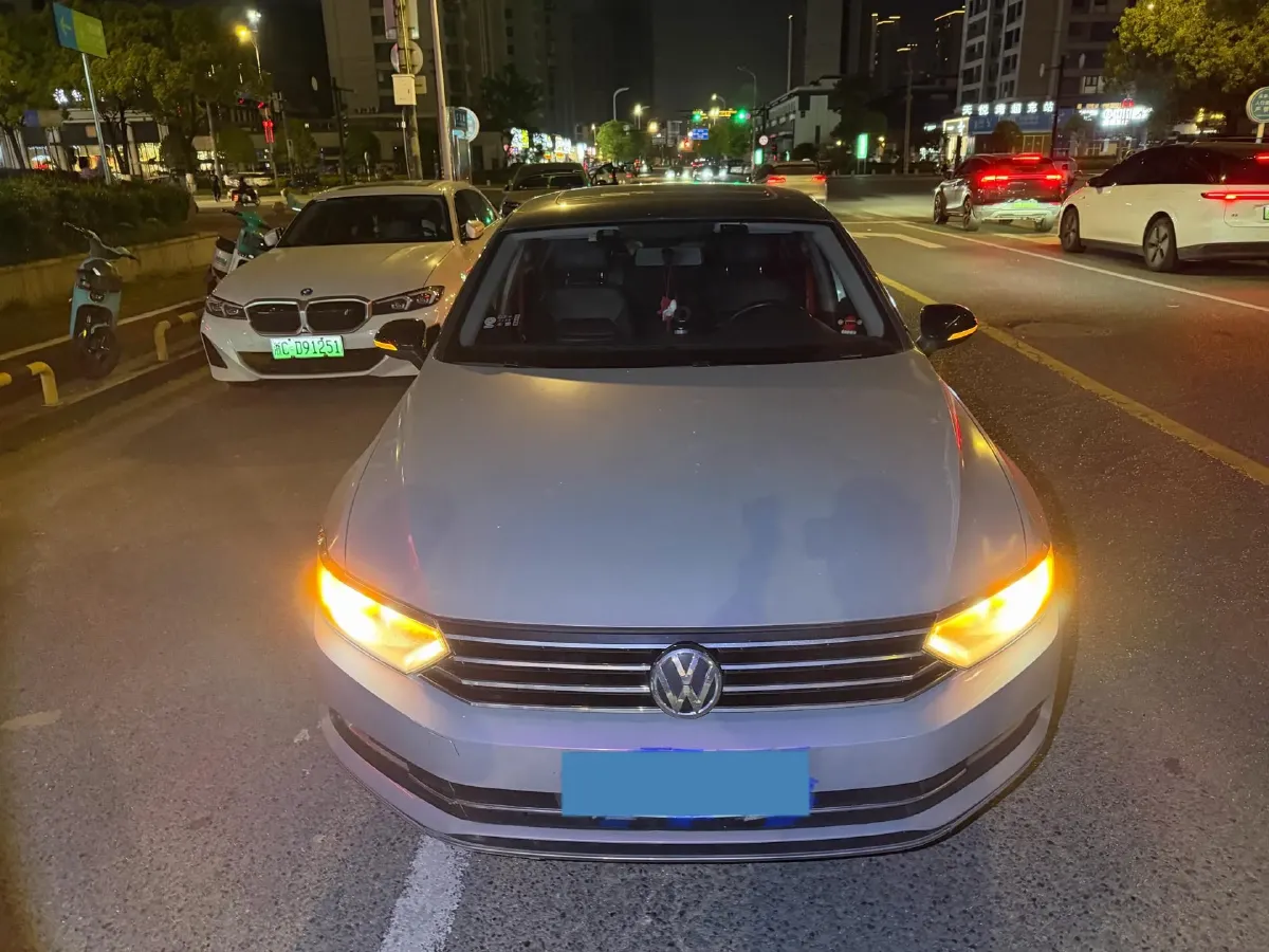 2018 Volkswagen Magotan 1.8T 180HP L4 7DCT,autocango,china used car exporter,china ev exporter,chinese used car exporter,chinese used ev exporter