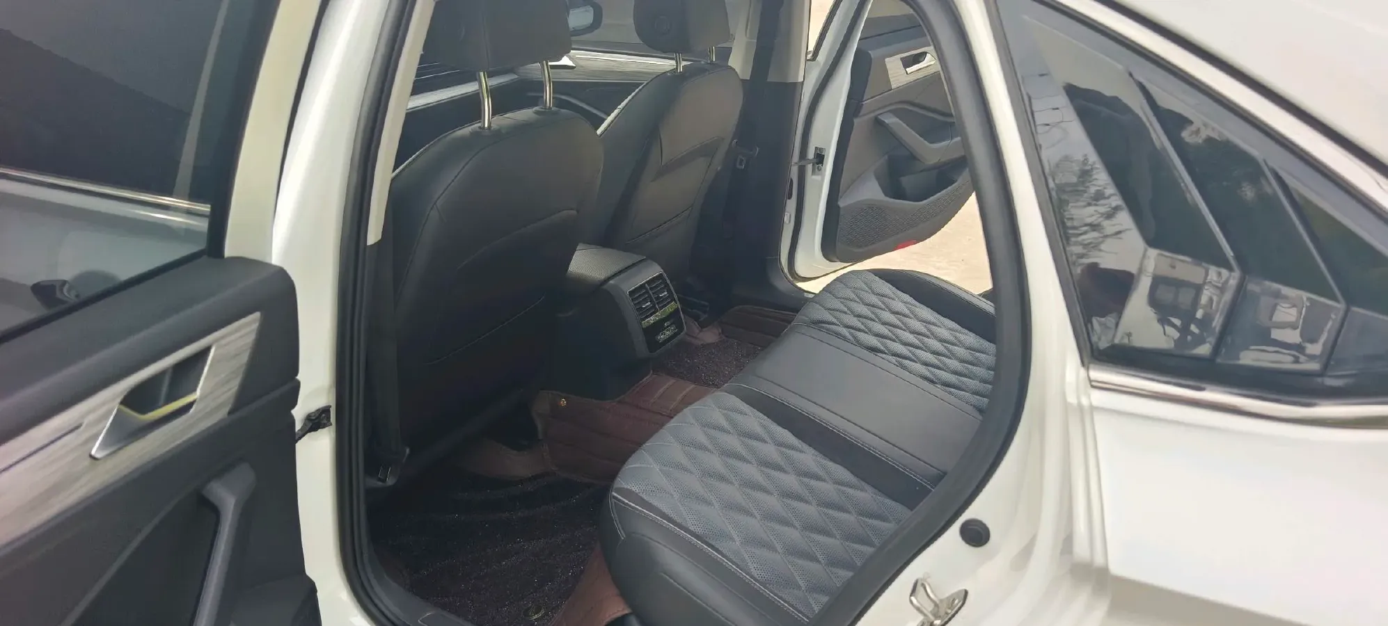 2023 Volkswagen Sagitar 1.5T 160HP L4 7DCT,autocango,china used car exporter,china ev exporter,chinese used car exporter,chinese used ev exporter