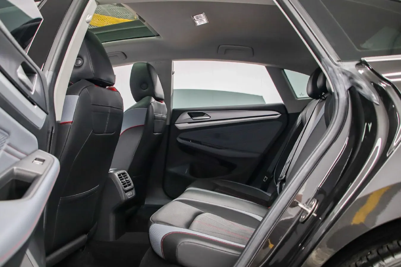 2023 Volkswagen Lamando 1.4T 150HP L4 7DCT,autocango,china used car exporter,china ev exporter,chinese used car exporter,chinese used ev exporter