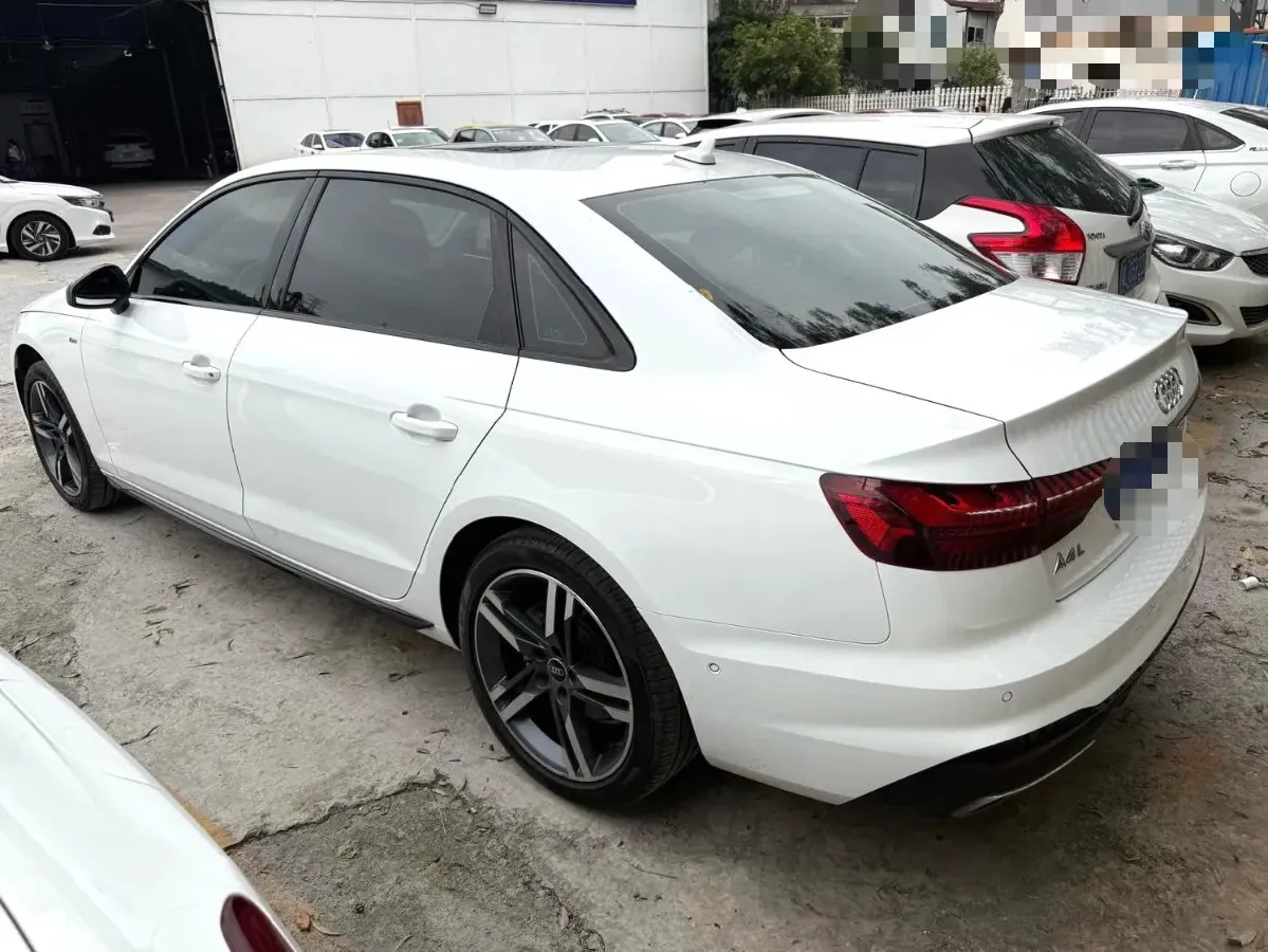 2022 Audi A4L 2.0T 190HP L4 7DCT,autocango,china used car exporter,china ev exporter,chinese used car exporter,chinese used ev exporter