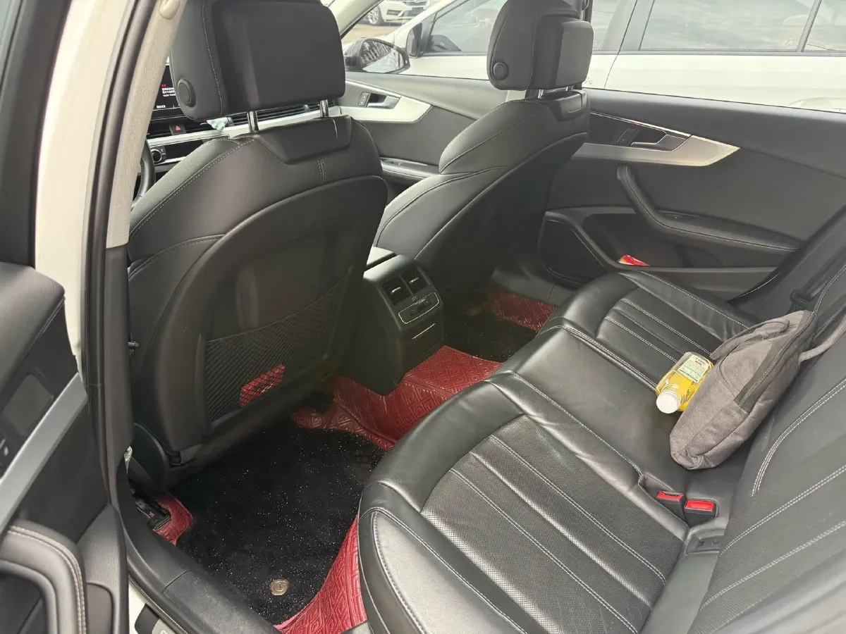 2022 Audi A4L 2.0T 190HP L4 7DCT,autocango,china used car exporter,china ev exporter,chinese used car exporter,chinese used ev exporter