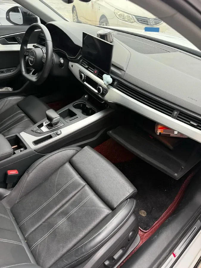 2022 Audi A4L 2.0T 190HP L4 7DCT,autocango,china used car exporter,china ev exporter,chinese used car exporter,chinese used ev exporter