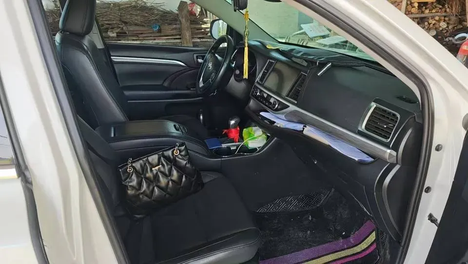 2021 Toyota Highlander 2.0T 220HP L4 6AT,autocango,china used car exporter,china ev exporter,chinese used car exporter,chinese used ev exporter