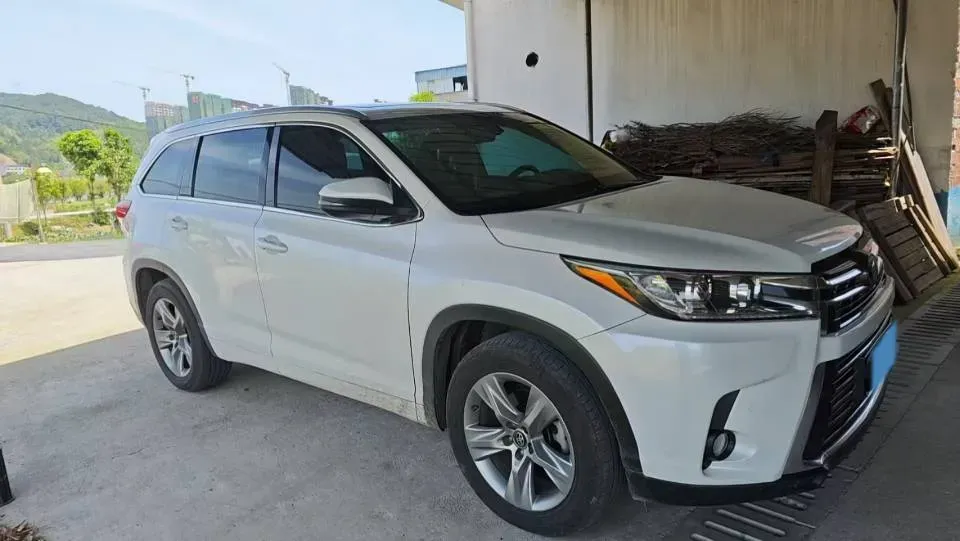 2021 Toyota Highlander 2.0T 220HP L4 6AT,autocango,china used car exporter,china ev exporter,chinese used car exporter,chinese used ev exporter