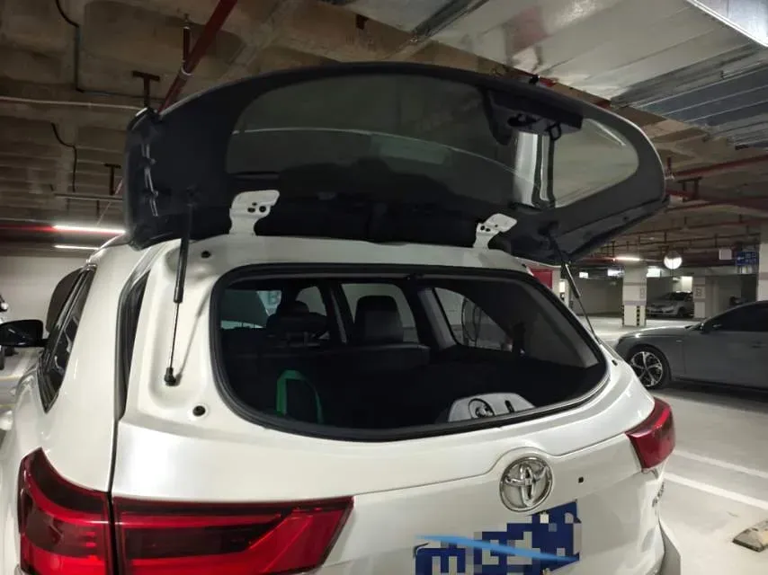 2021 Toyota Highlander 2.0T 220HP L4 6AT,autocango,china used car exporter,china ev exporter,chinese used car exporter,chinese used ev exporter