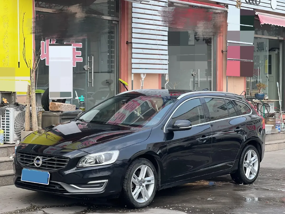 2014 Volvo V60 2.0T 214HP L5 6AT,autocango,china used car exporter,china ev exporter,chinese used car exporter,chinese used ev exporter