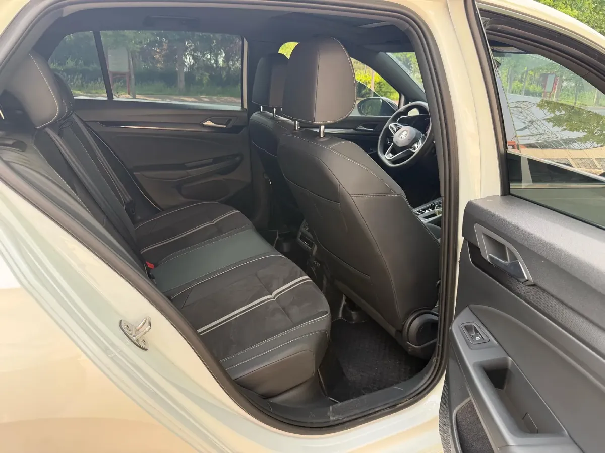 2023 Volkswagen Golf 1.4T 150HP L4 7DCT,autocango,china used car exporter,china ev exporter,chinese used car exporter,chinese used ev exporter