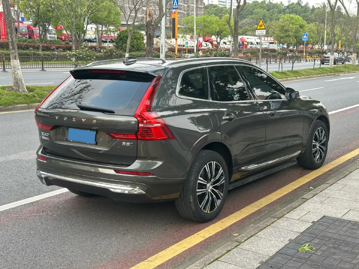 2022 Volvo XC60 2.0T 250HP L4 8AT,autocango,china used car exporter,china ev exporter,chinese used car exporter,chinese used ev exporter