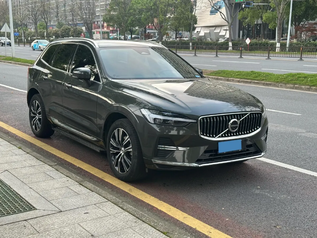 2022 Volvo XC60 2.0T 250HP L4 8AT,autocango,china used car exporter,china ev exporter,chinese used car exporter,chinese used ev exporter