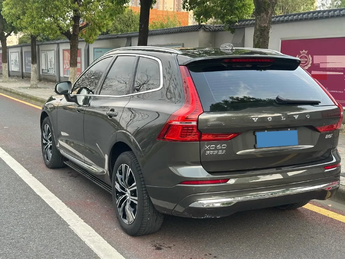 2022 Volvo XC60 2.0T 250HP L4 8AT,autocango,china used car exporter,china ev exporter,chinese used car exporter,chinese used ev exporter
