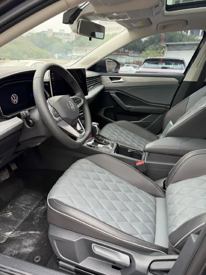 2025 Volkswagen Sagitar 1.5T 160HP L4 7DCT,autocango,china used car exporter,china ev exporter,chinese used car exporter,chinese used ev exporter