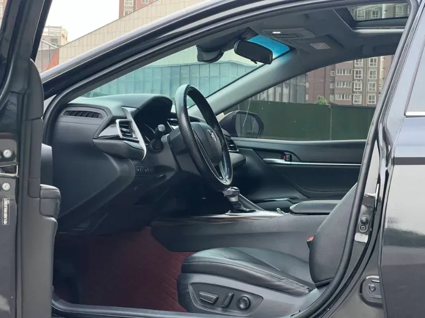 2019 Toyota Camry 2.5L 209HP L4 8AT,autocango,china used car exporter,china ev exporter,chinese used car exporter,chinese used ev exporter