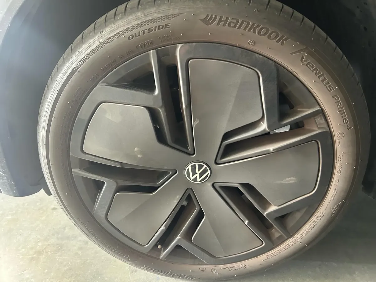 2024 Volkswagen Tiguan L 2.0T 220HP L4 7DCT,autocango,china used car exporter,china ev exporter,chinese used car exporter,chinese used ev exporter