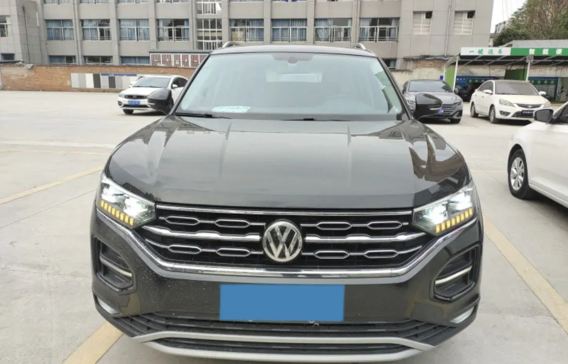 2019 Jeep Cherokee 2.0T 234HP L4 9AT,autocango,china used car exporter,china ev exporter,chinese used car exporter,chinese used ev exporter