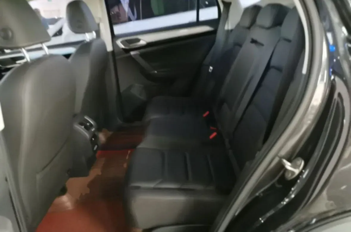 2019 Jeep Cherokee 2.0T 234HP L4 9AT,autocango,china used car exporter,china ev exporter,chinese used car exporter,chinese used ev exporter