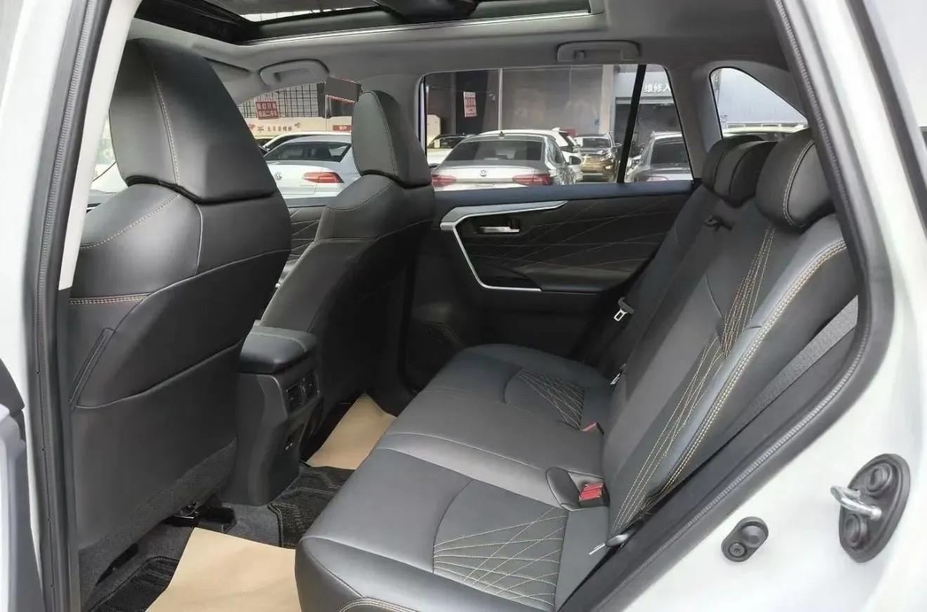 2024 Toyota RAV4 2.0L 171HP L4 CVT,autocango,china used car exporter,china ev exporter,chinese used car exporter,chinese used ev exporter