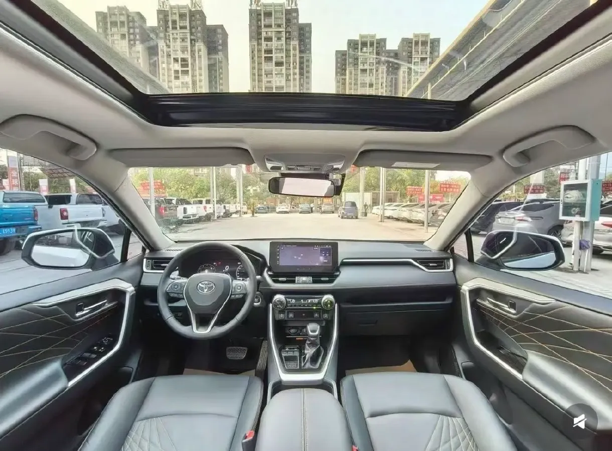 2024 Toyota RAV4 2.0L 171HP L4 CVT,autocango,china used car exporter,china ev exporter,chinese used car exporter,chinese used ev exporter