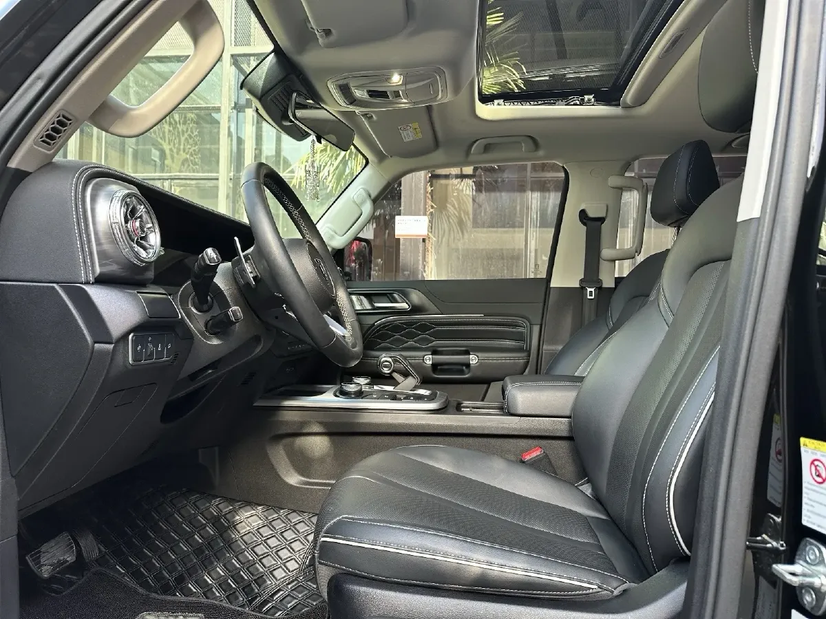 2023 Tank 300 2.0T 227HP L4 8AT,autocango,china used car exporter,china ev exporter,chinese used car exporter,chinese used ev exporter