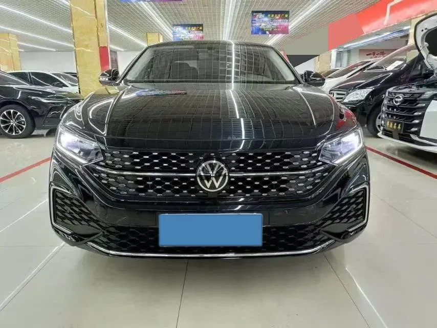 2025 Volkswagen Passat 2.0T 220HP L4 7DCT,autocango,china used car exporter,china ev exporter,chinese used car exporter,chinese used ev exporter