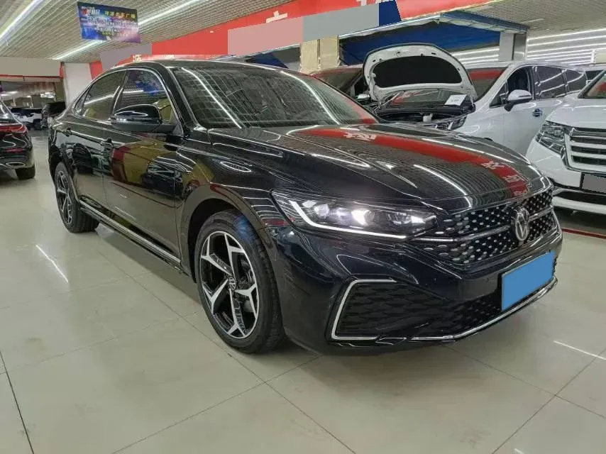2025 Volkswagen Passat 2.0T 220HP L4 7DCT,autocango,china used car exporter,china ev exporter,chinese used car exporter,chinese used ev exporter