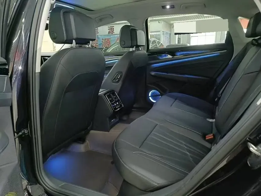 2025 Volkswagen Passat 2.0T 220HP L4 7DCT,autocango,china used car exporter,china ev exporter,chinese used car exporter,chinese used ev exporter