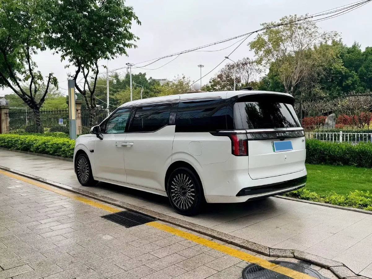 2022 Zeekr 009 BEV 116KWH,autocango,china used car exporter,china ev exporter,chinese used car exporter,chinese used ev exporter