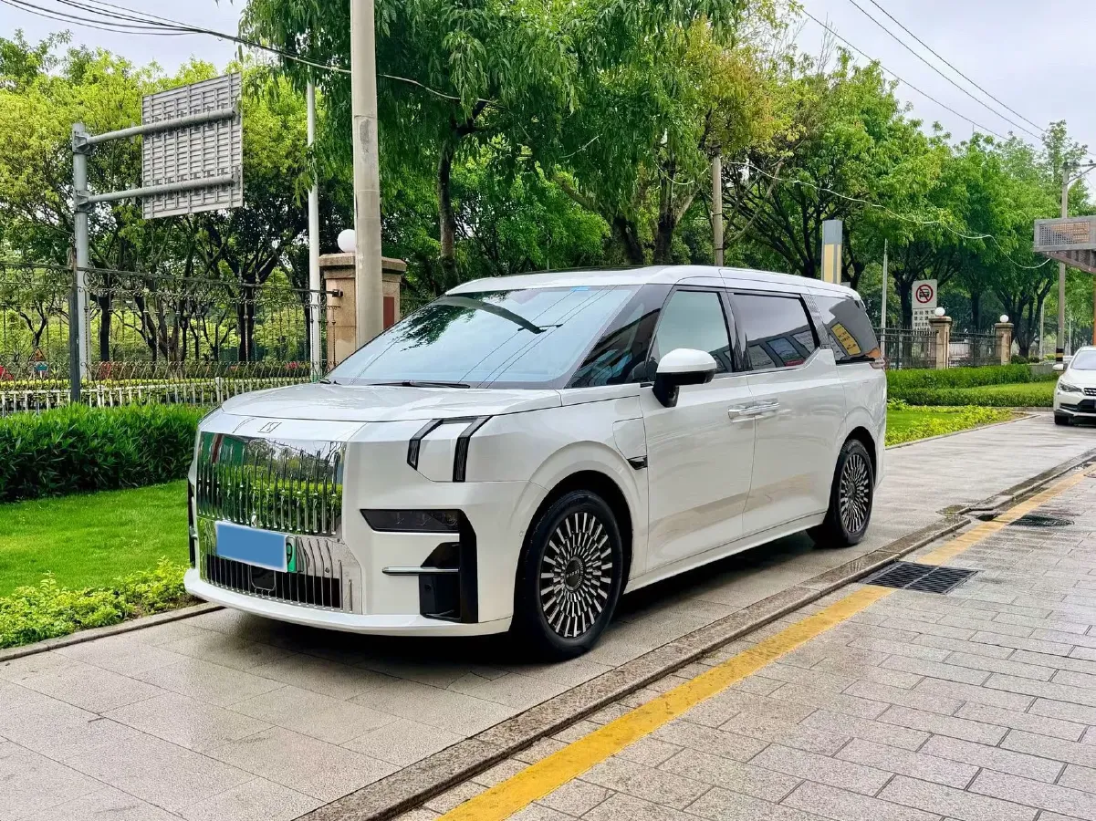 2022 Zeekr 009 BEV 116KWH,autocango,china used car exporter,china ev exporter,chinese used car exporter,chinese used ev exporter