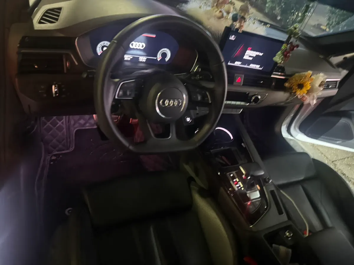 2023 Audi A4L 2.0T 190HP L4 7DCT,autocango,china used car exporter,china ev exporter,chinese used car exporter,chinese used ev exporter