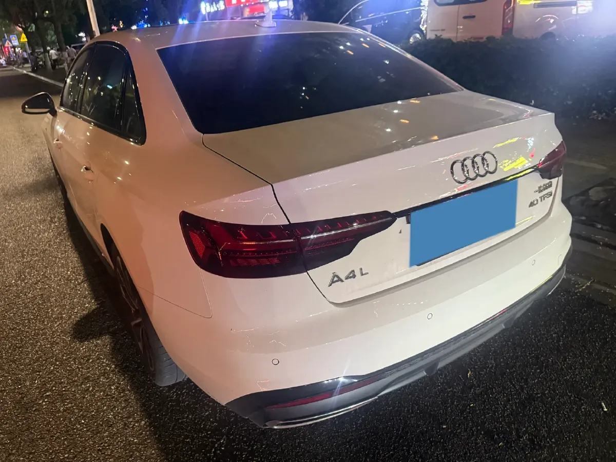 2023 Audi A4L 2.0T 190HP L4 7DCT,autocango,china used car exporter,china ev exporter,chinese used car exporter,chinese used ev exporter