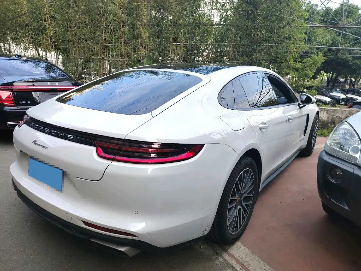 2017 BMW X6 3.0T 306HP L6 8AT,autocango,china used car exporter,china ev exporter,chinese used car exporter,chinese used ev exporter