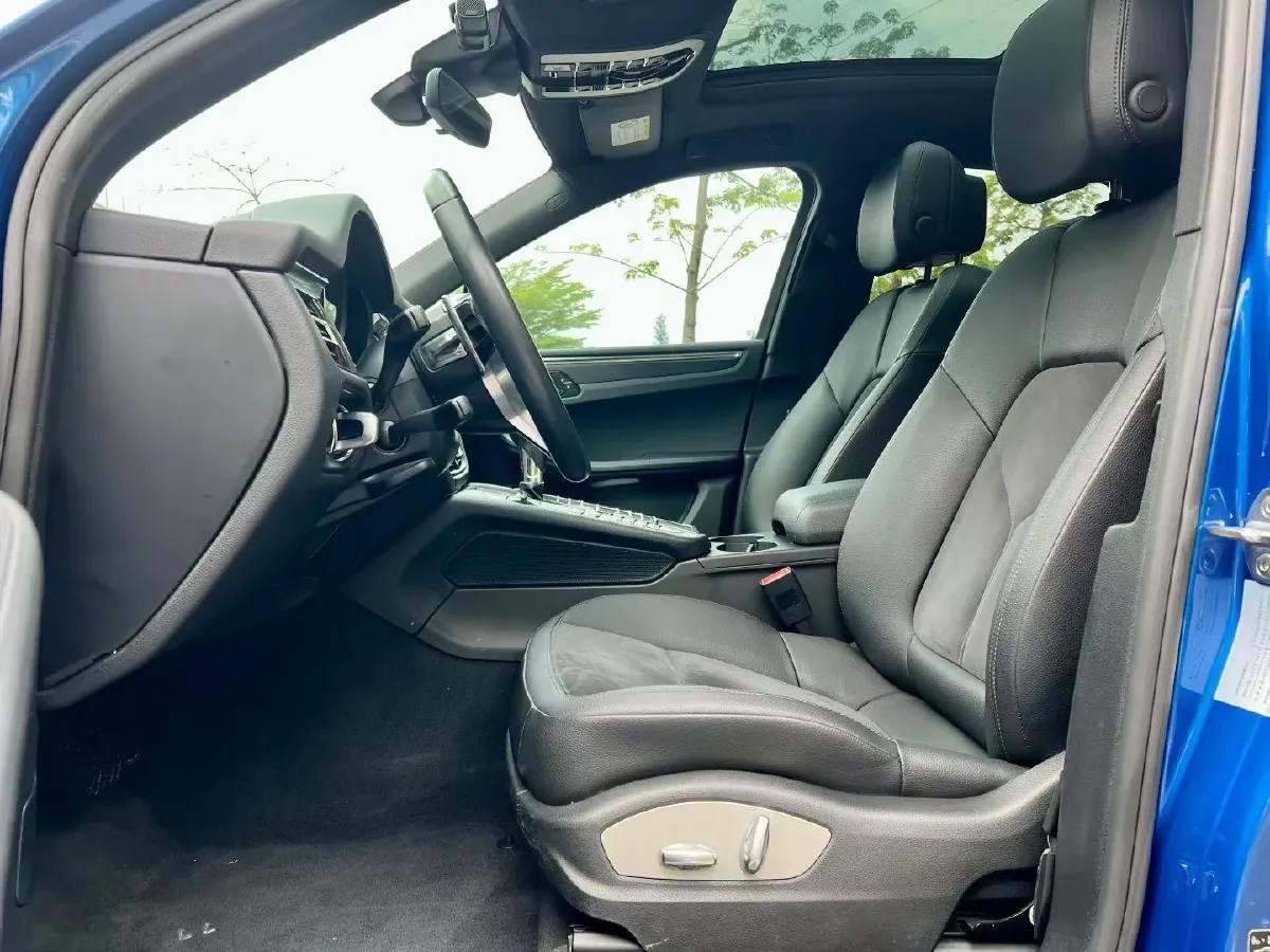 2018 Porsche Macan 2.0T 252HP L4 7DCT,autocango,china used car exporter,china ev exporter,chinese used car exporter,chinese used ev exporter