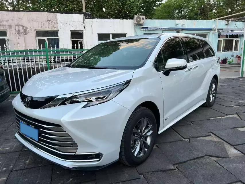 2024 Toyota Sienna 2.5L 189HP L4 E-CVT Hybrid,autocango,china used car exporter,china ev exporter,chinese used car exporter,chinese used ev exporter