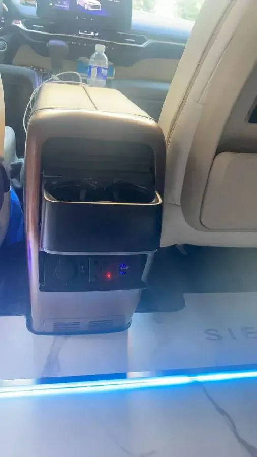 2024 Toyota Sienna 2.5L 189HP L4 E-CVT Hybrid,autocango,china used car exporter,china ev exporter,chinese used car exporter,chinese used ev exporter