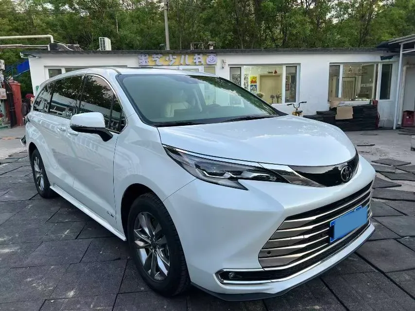 2024 Toyota Sienna 2.5L 189HP L4 E-CVT Hybrid,autocango,china used car exporter,china ev exporter,chinese used car exporter,chinese used ev exporter