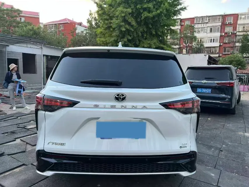 2024 Toyota Sienna 2.5L 189HP L4 E-CVT Hybrid,autocango,china used car exporter,china ev exporter,chinese used car exporter,chinese used ev exporter