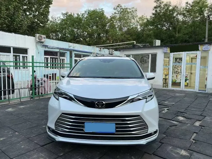2024 Toyota Sienna 2.5L 189HP L4 E-CVT Hybrid,autocango,china used car exporter,china ev exporter,chinese used car exporter,chinese used ev exporter