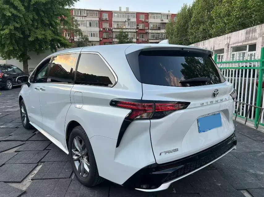 2024 Toyota Sienna 2.5L 189HP L4 E-CVT Hybrid,autocango,china used car exporter,china ev exporter,chinese used car exporter,chinese used ev exporter