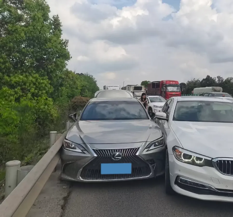 2020 Lexus ES 2.0L 173HP L4 CVT,autocango,china used car exporter,china ev exporter,chinese used car exporter,chinese used ev exporter