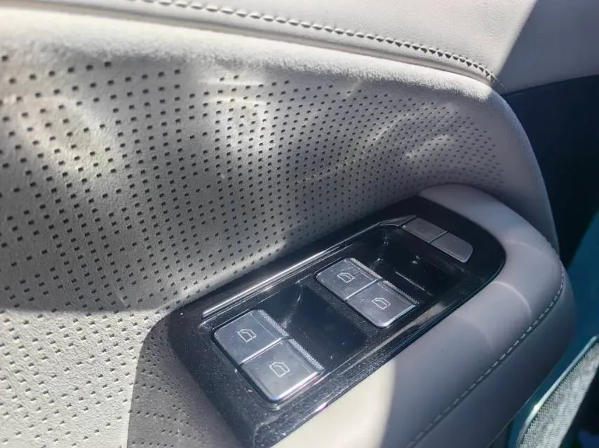 2024 Zeekr 009 BEV 108KWH,autocango,china used car exporter,china ev exporter,chinese used car exporter,chinese used ev exporter