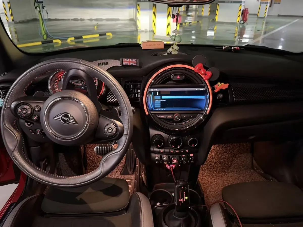 2019 MINI MINI 2.0T 192HP L4 7DCT,autocango,china used car exporter,china ev exporter,chinese used car exporter,chinese used ev exporter